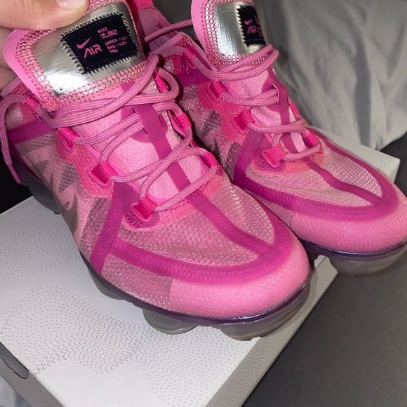 Women’s Nike vapormaxes - Picture 3 of 5